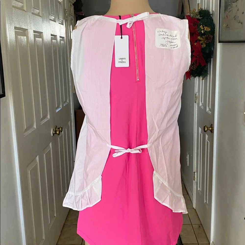 Vintage apron with blue embroidery